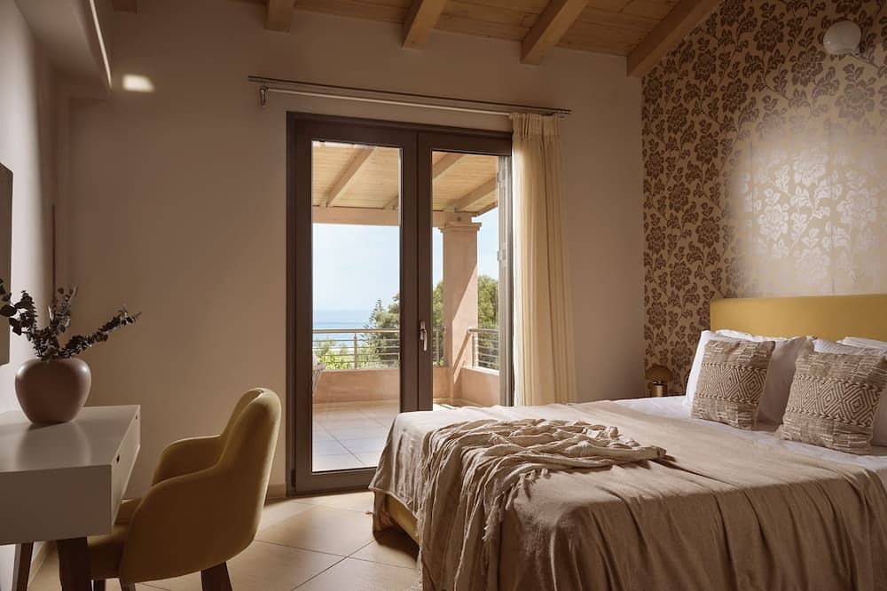 Merovigli 4 bedroom villa with private pool and sea views in Tragaki, Zakynthos