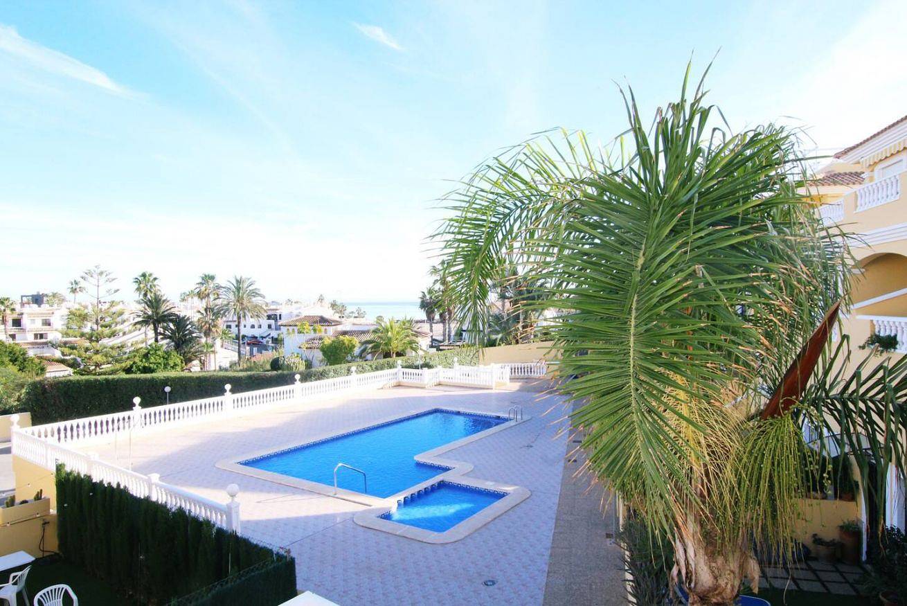 Ganze Wohnung, Ferienwohnung für 6 Personen mit Garten in La Zenia Zentrum, Cabo Roig