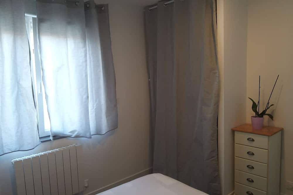 Apartamento entero, Seemingly private, modern and bright, elegant and central (lakes, hiking ...) in Oyonnax, Nantua