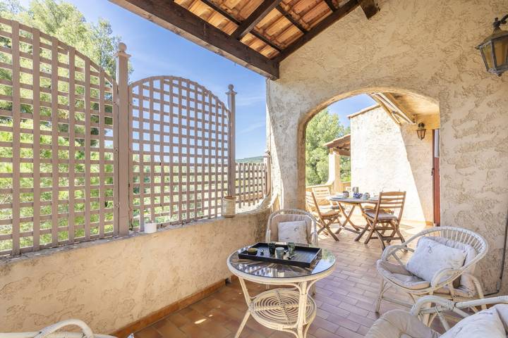 Ferienwohnung für 6 Personen, mit Balkon und Terrasse sowie Garten in Cassis - 2