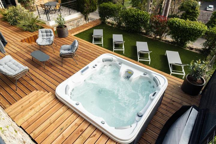 Gîte pour 4 personnes, avec jacuzzi ainsi que jardin et terrasse, animaux acceptés à Espalion - 4