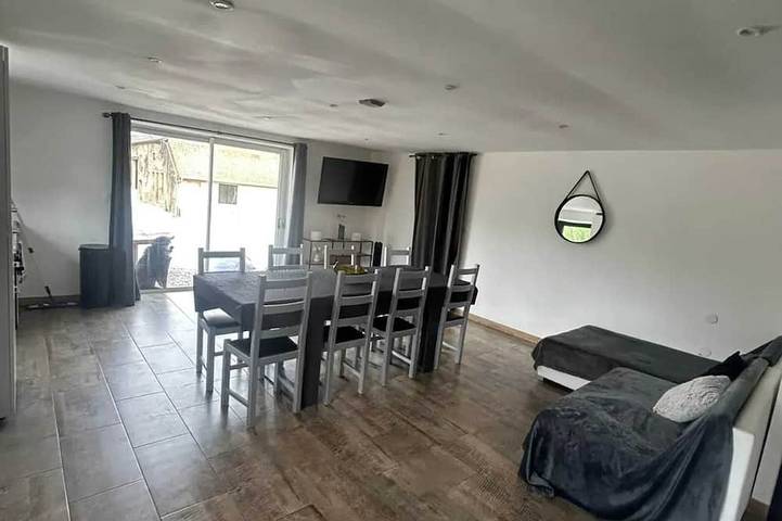 Gîte pour 4 personnes, avec jardin, animaux acceptés à Curgy