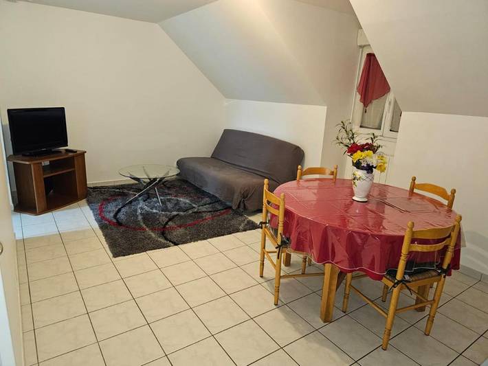 Gîte pour 4 personnes à Lèves - 2
