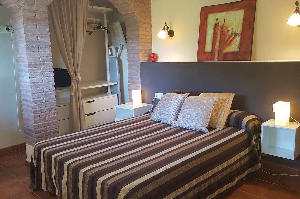 Blanes: beautiful house with pool and garden in Blanes, Costa Brava