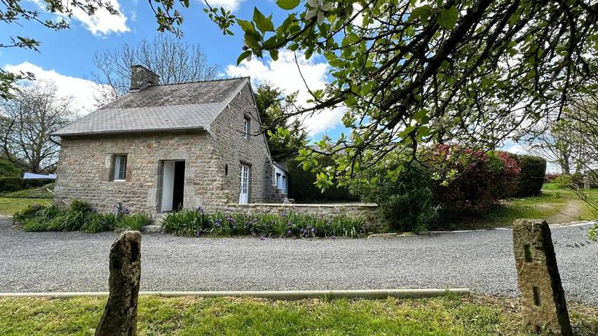 Location de vacances pour 2 personnes, avec vue et jardin à Champcervon - 4