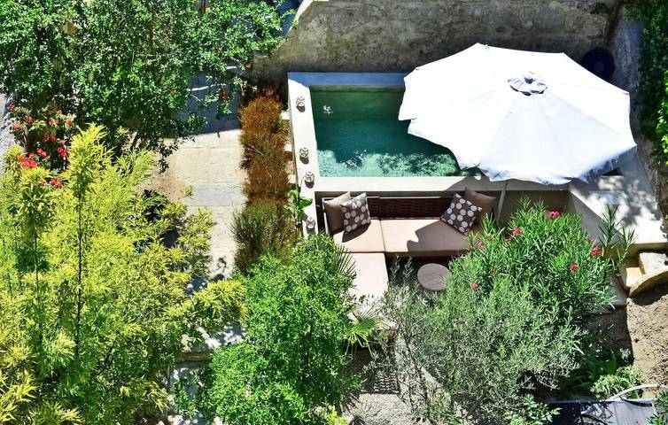 Entire holiday apartment, Cozy Apartment with Pool, Terrace & River View in Nyons, Nyons region