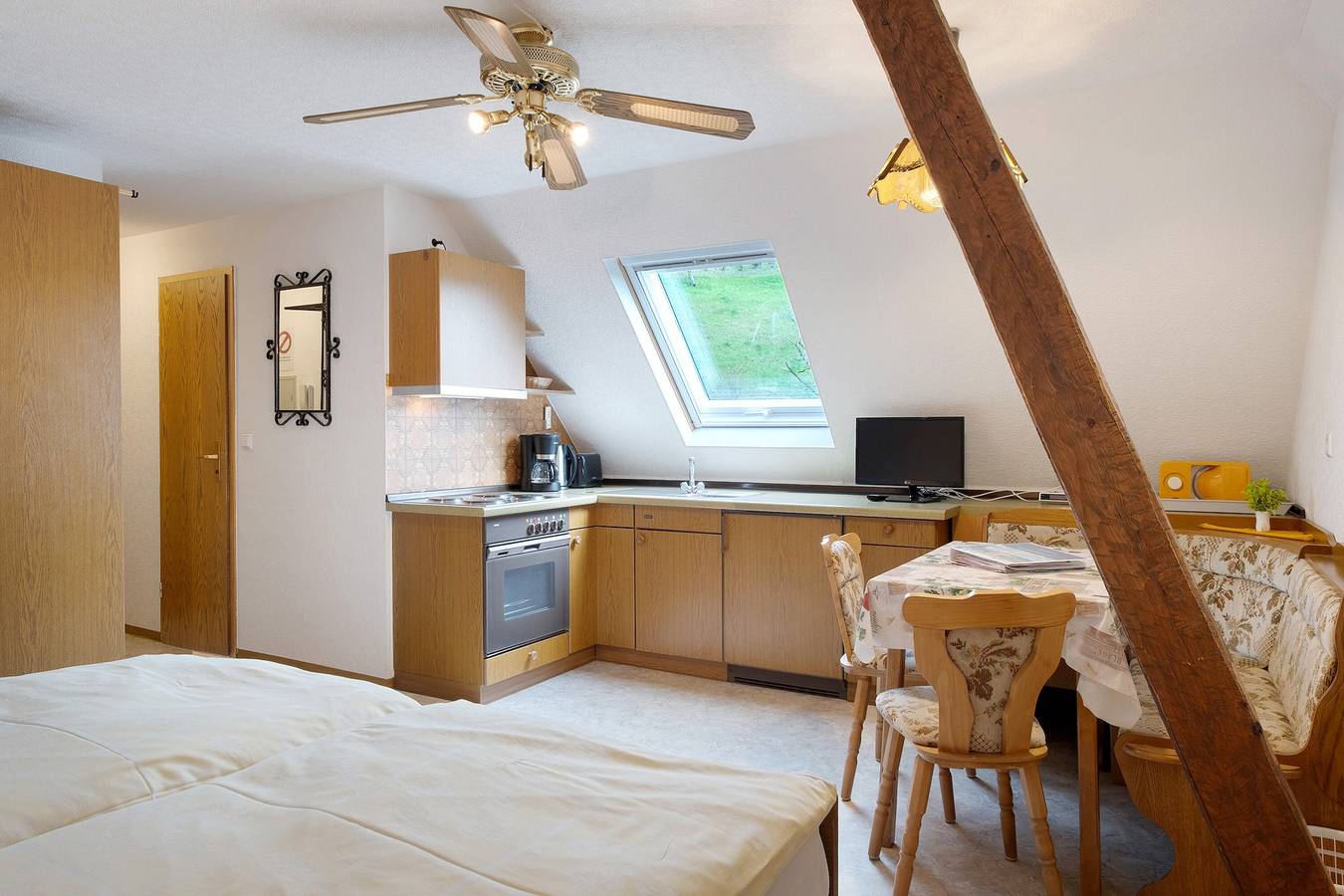 Geheel appartement, Studio 7 met bergzicht, barbecue en wifi in Oberharmersbach, Central Black Forest