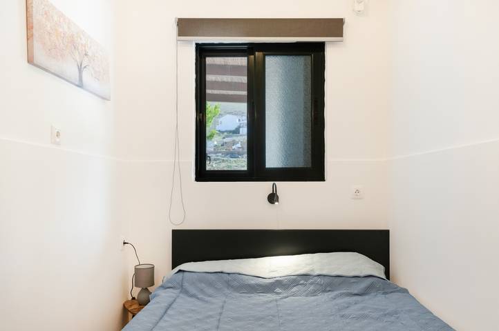 Entire studio, Studio Apartment 'Mouria' with Sea View, Wi-Fi, and Air Conditioning in Kythnos