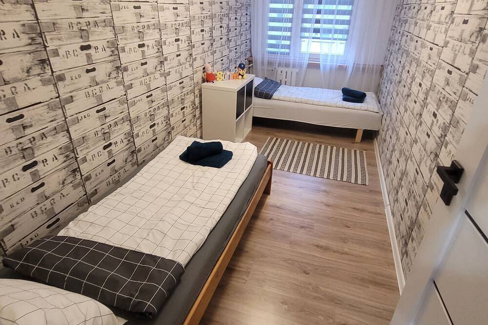 Ganze Wohnung, Dams Apartment - Zasole - 2 Bedrooms - 5 min to Museum in Oświęcim, Kleinpolen