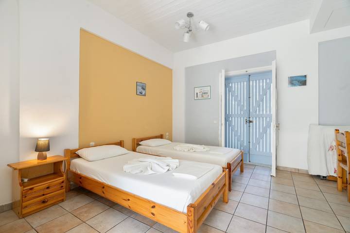 Entire studio, Studio Apartment 'Villa Milia 2 -  2' with Private Terrace, Wi-Fi and Air Conditioning in Agios Nikitas, Greece
