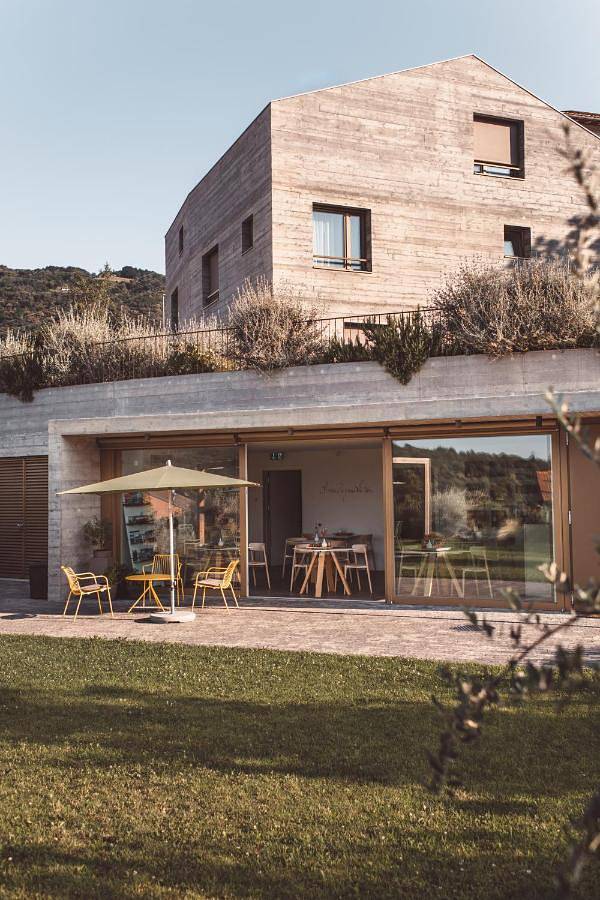 Ferienwohnung für 2 Personen, mit Terrasse und Whirlpool sowie Garten und Sauna