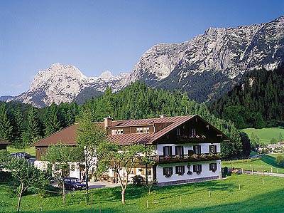 Bergbauernhof Klauslehen - Doppelzimmer Etagendusche+Wc/Balkon Nr. 8, Sitzgruppe, Dachgeschoss 13qm in Hintersee, Ramsau bei Berchtesgaden