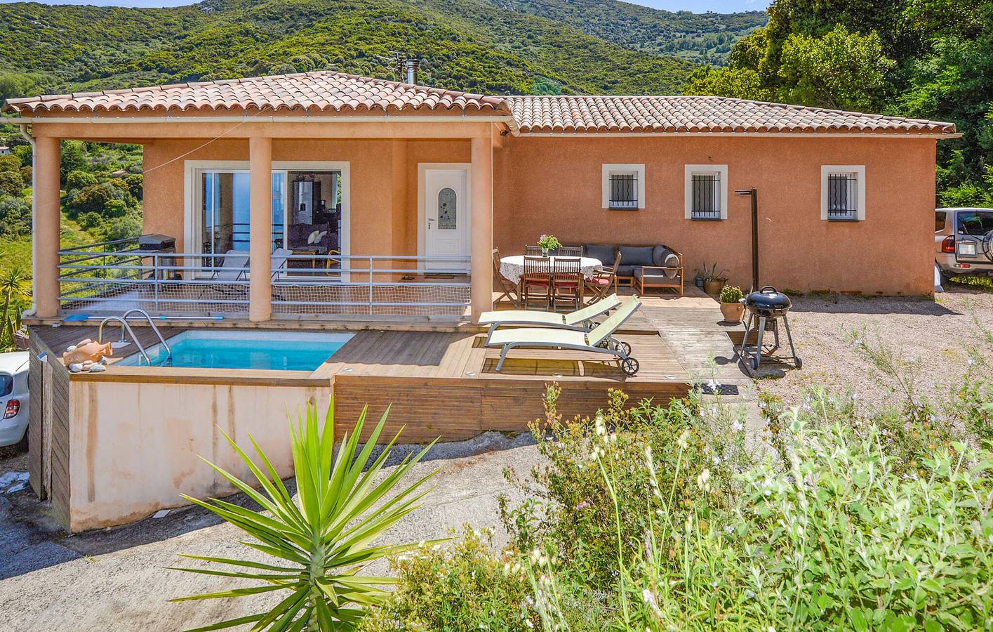 Apartamento vacacional entero, Apartamento con vistas al mar, piscina, aparcamiento y terraza, a 1 km de Villanova in Villanova (Córcega), Region de Ajaccio