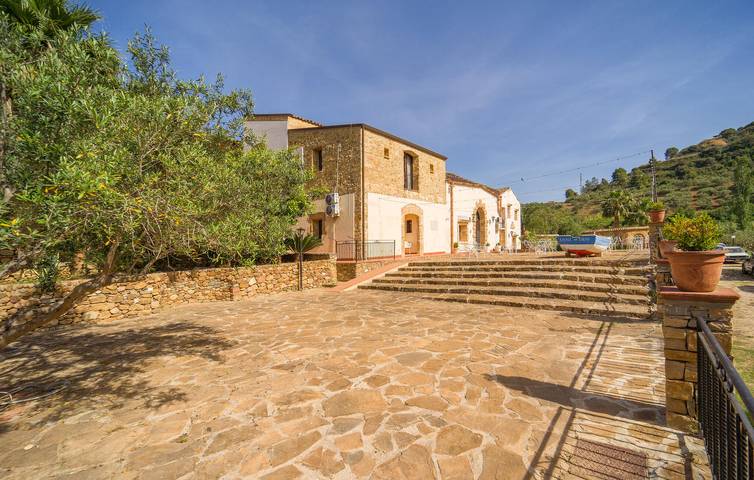 Cozy 600sqft Apartment Near Beach - Pool, Parking, Terrace in Alcamo, Trapani Province