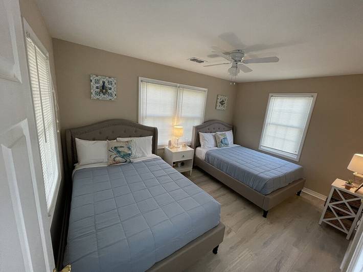 Vacation rental for 10 people, with pool and yard as well as terrace, with pets in Mississippi Gulf Coast