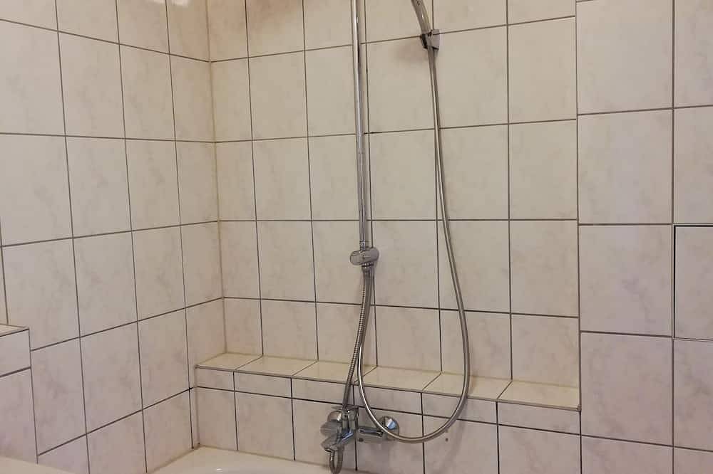 Apartamento entero, Te invitamos a nuestro apartamento. in Charlottenburg, Berlín