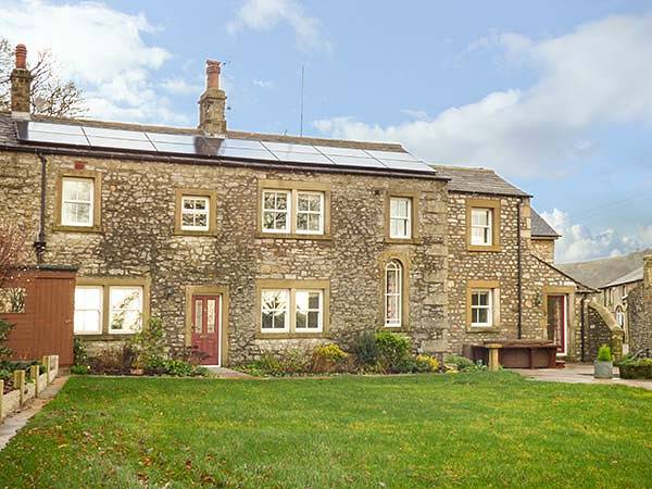Cottage for 9 people, with garden in Yorkshire Dales National Park