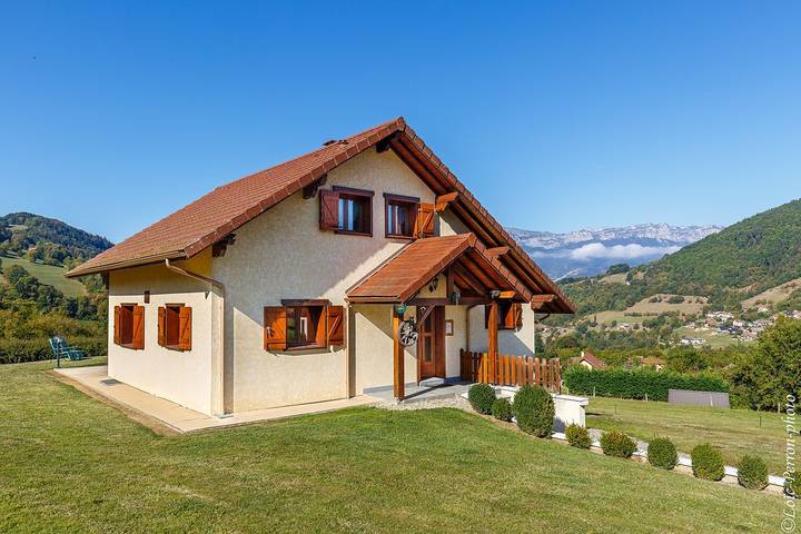 Gîte pour 8 personnes, avec jardin à Theys - 2