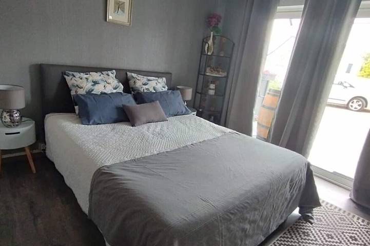 Chambre d'hôtes en plein cœur du vignoble Saumurois lieu calme et relaxant. in Saint-Cyr-en-Bourg, Vallée de la Loire