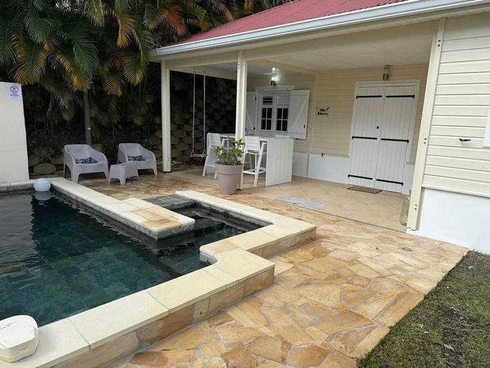 Location de vacances pour 4 personnes, avec piscine et jardin à Rivière-Salée - 2