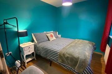 Holiday Letting for 4 People in Belfast, County Antrim, Photo 1