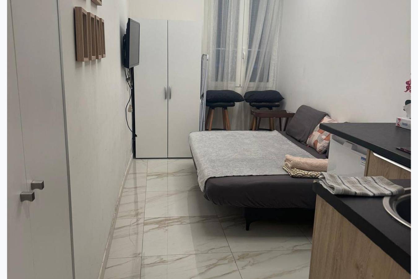 Entire studio, Nice Old Town Studio, Sleeps 2 in Nice (France), Mediterranean Coast (France)
