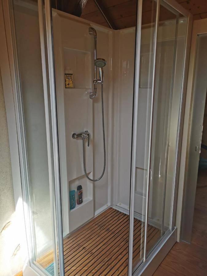 Family Room with Private Bathroom in Troncens, Gers