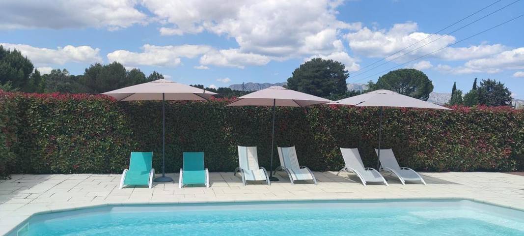 Location de vacances pour 2 personnes, avec piscine et terrasse ainsi que jardin et vue à Fuveau - 2
