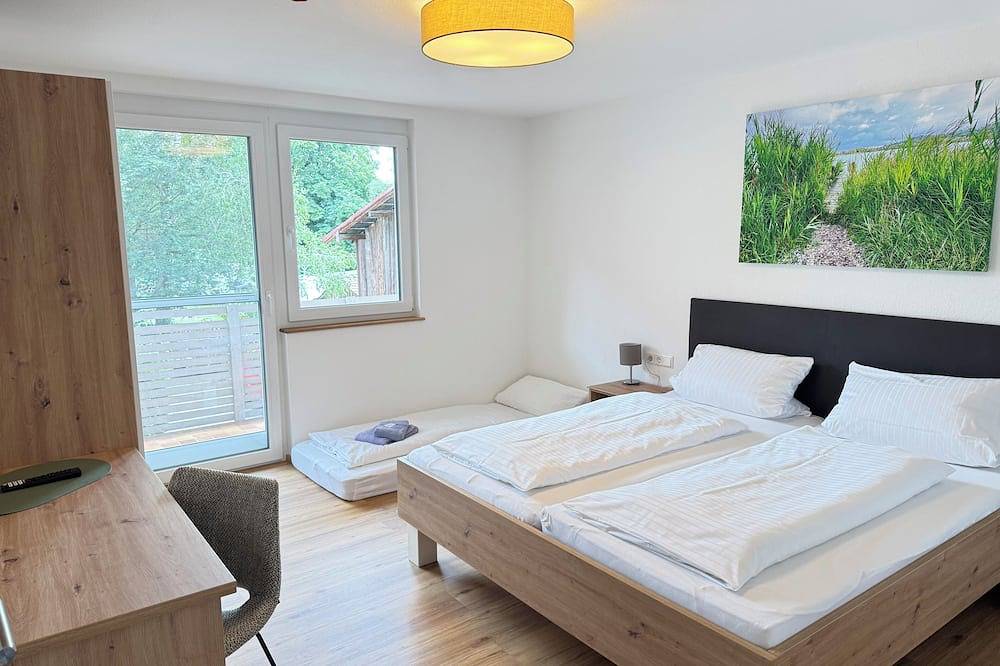 Ganze Wohnung, Ferienwohnung mit 65 qm, 2 Schlafzimmer, max. für 2 Erwachsene + 3 Kinder in Illmensee, Region Bodensee-Oberschwaben