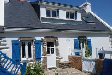 Location de vacances pour 4 personnes, avec terrasse et jardin à Groix