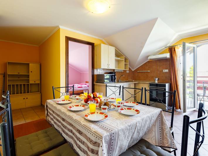 Ferienhaus für 10 Personen, mit Garten und Balkon in Balatonfenyves - 2