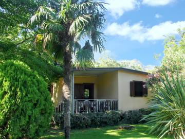 Gîte pour 4 personnes, avec terrasse à Santa-Lucia-di-Moriani