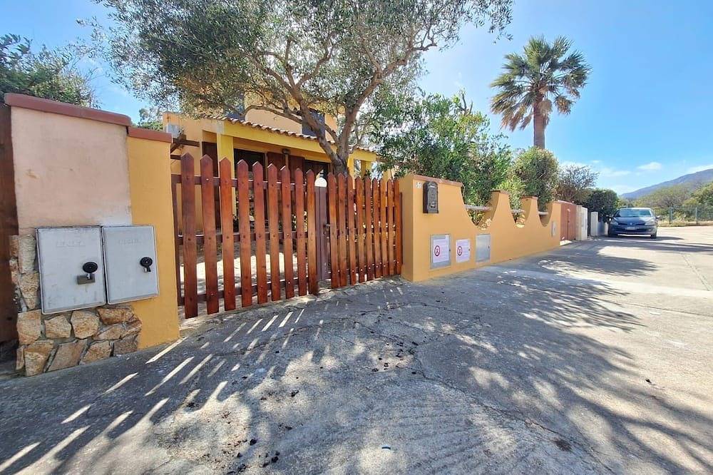 Vacation house Campulongu 150 mt from the sea \"Villa Carolina\" in Villasimius, Cagliari Provinz