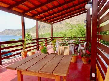 Gîte pour 2 personnes, avec terrasse et vue dans Tarrafal