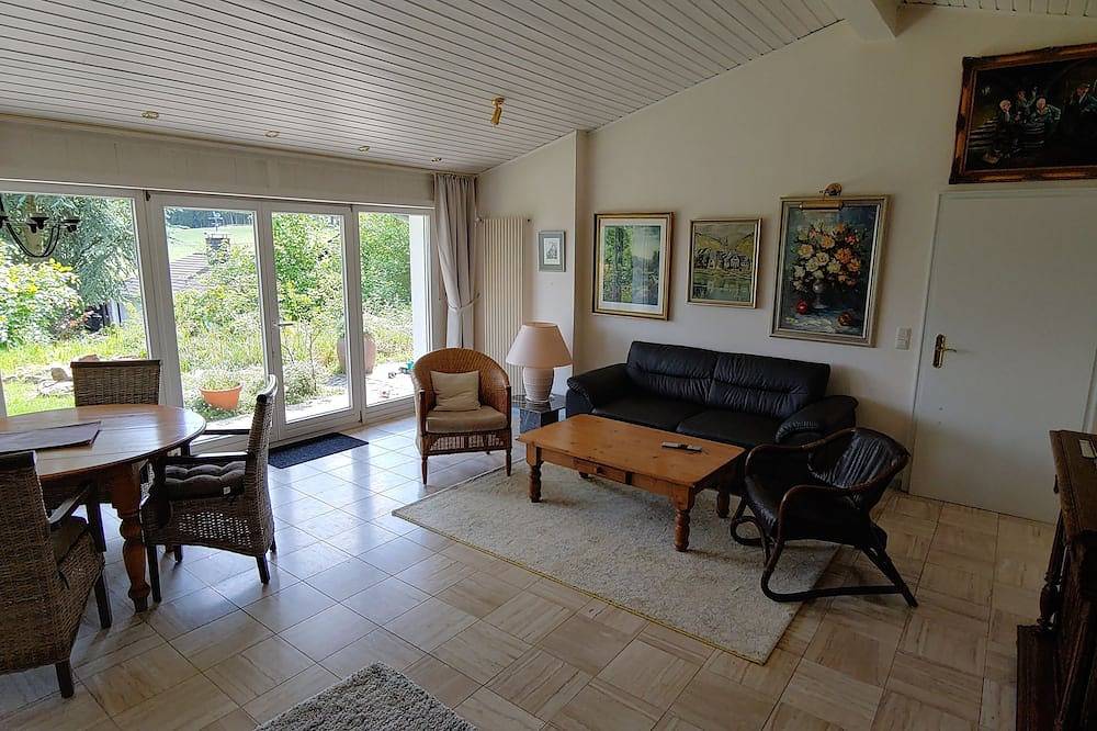 Mooie vrijstaande vakantiewoning met zonnige ligging en weids uitzicht, foto 11