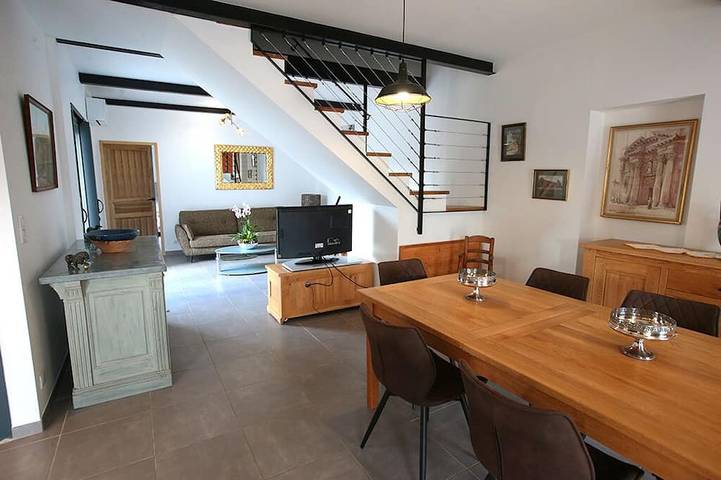 Location de vacances pour 6 personnes, avec jardin à Fontvieille