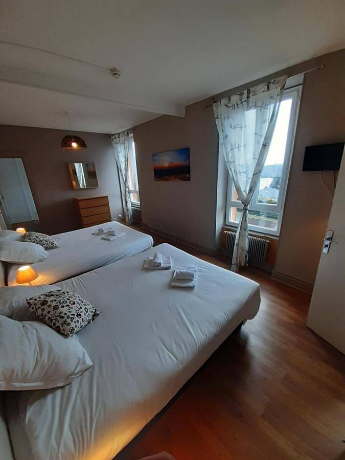 Hôtel pour 23 personnes, avec terrasse et jardin, animaux acceptés à Aydat - 4