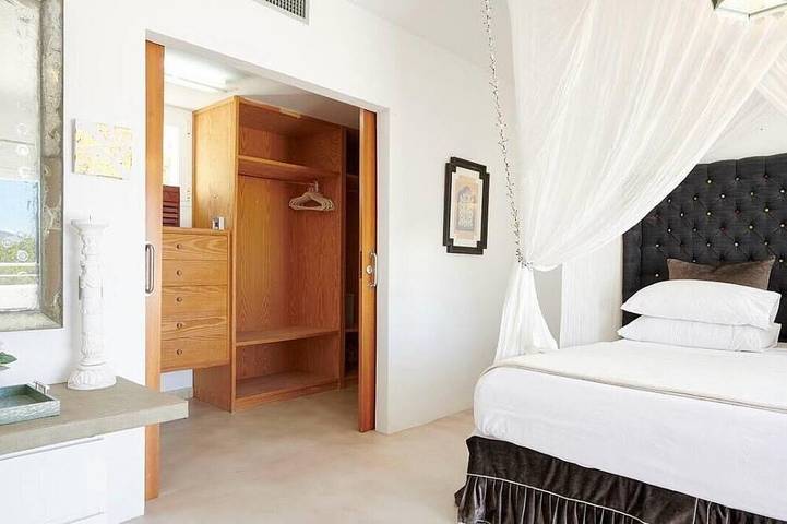 Amarantos villa: Infinity Pool & Mountain Views, 6 bedrooms, Ac & Wifi in Sieste, Santa Eulària des Riu