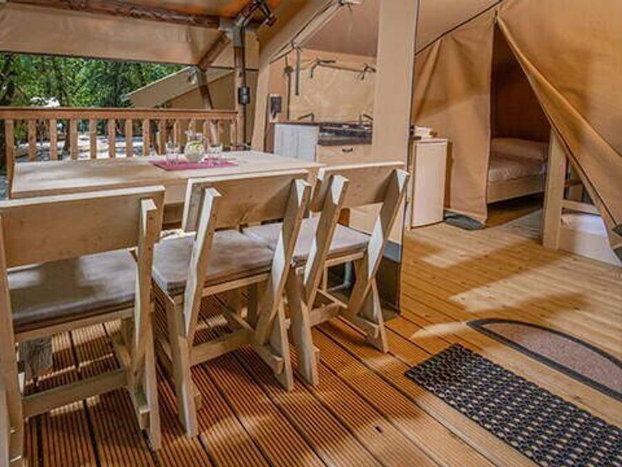 Camping Bijela Uvala  - Zelt 5 personen - Super Lodge Zelt | 2 Schlafzimmer | Kapazität 4-5 Personen | Kleine Terrasse | Ohne Bad in Funtana, Vrsar-Funtana