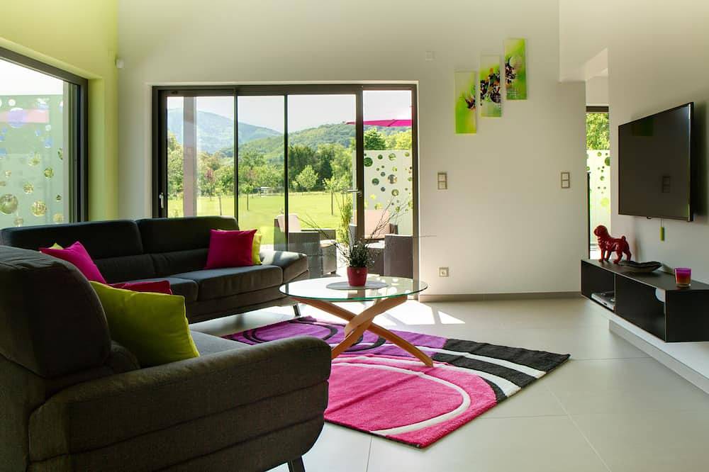 New upmarket boutique villa. in Bœrsch, Bas-Rhin Alsace