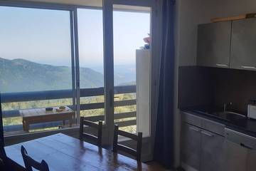 Gîte pour 5 personnes, avec jacuzzi, animaux acceptés dans Les Monts d'Olmes