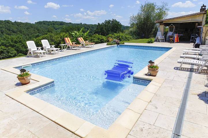 Maison de vacances pour 5 personnes, avec Terrasse et Piscine à Thenon