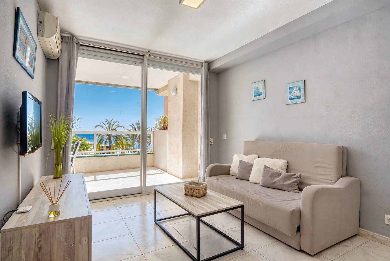 Appartement entier, Appartement 'Rosa De Los Vientos' avec vue sur mer, Wi-Fi et climatisation in Playa la Fossa, Calpe