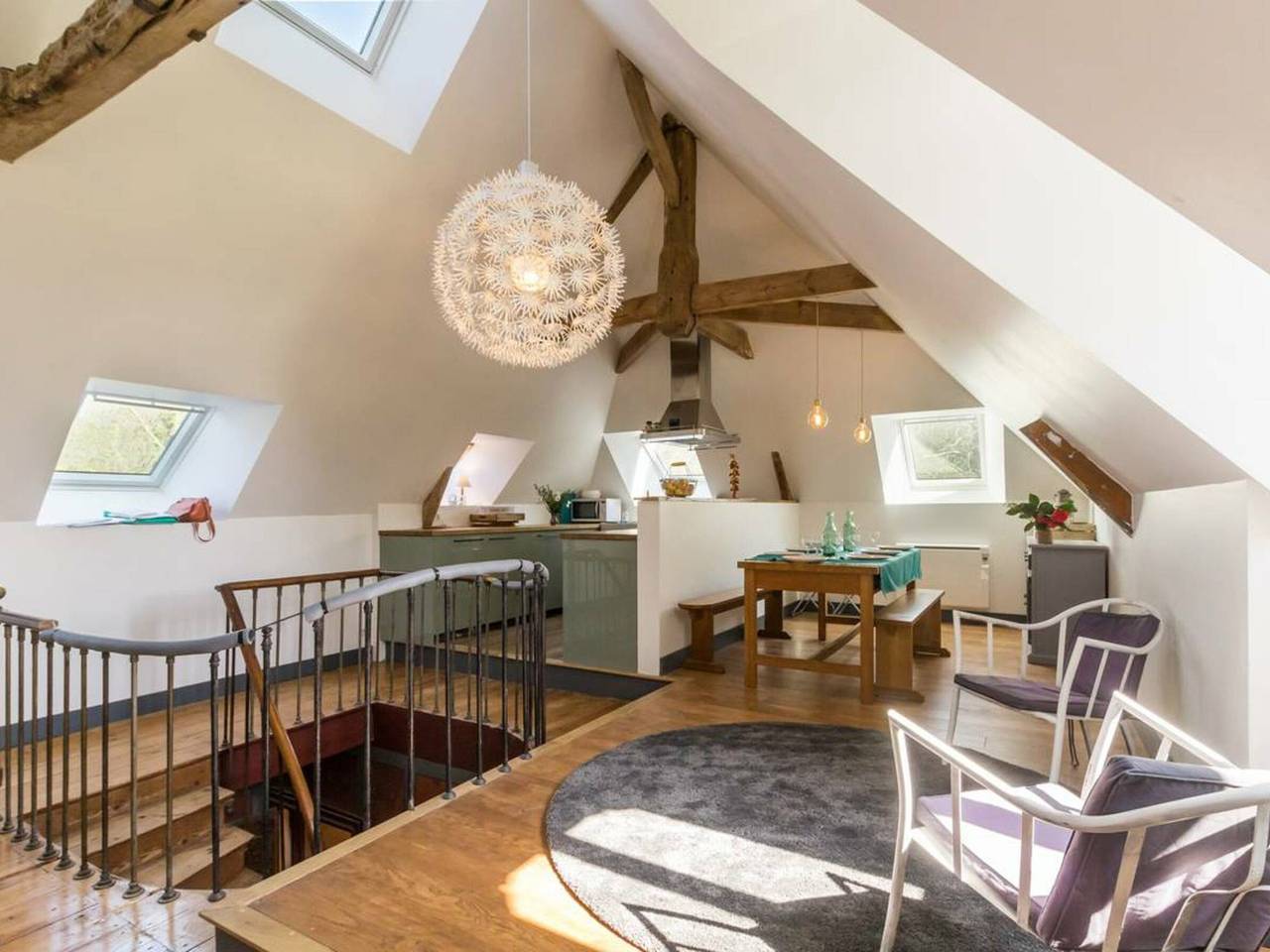 Appartement entier, Duplex rénové avec jardin privé, proche de Granville, idéal pour familles, wi-fi, parking inclus in Bréville-sur-Mer, Région de Coutances