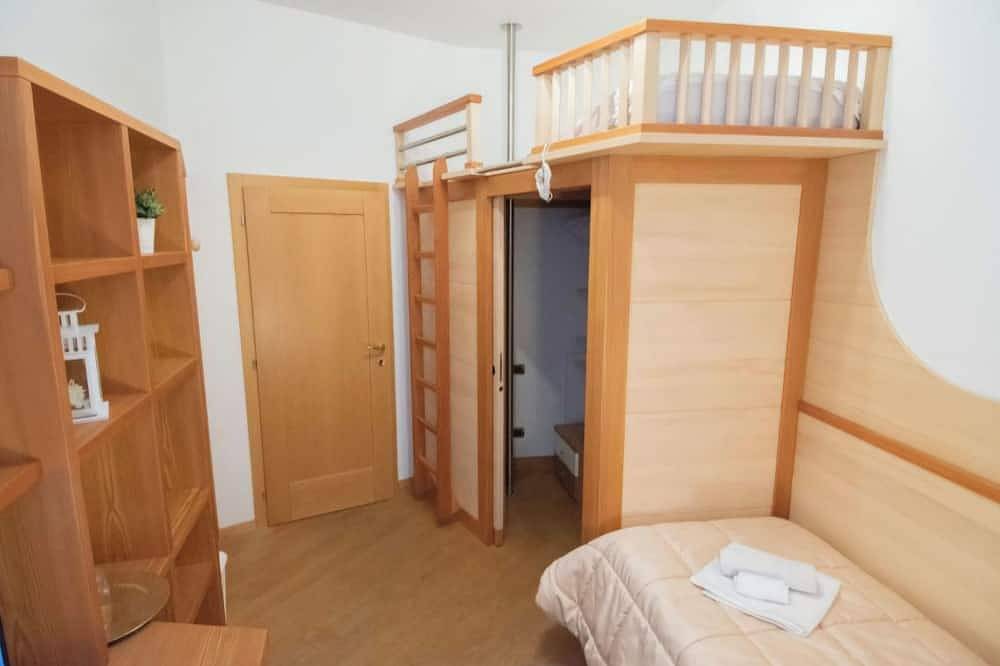 Camera Doppia con Letti Singoli in Trento, Dolomiti di Fiemme