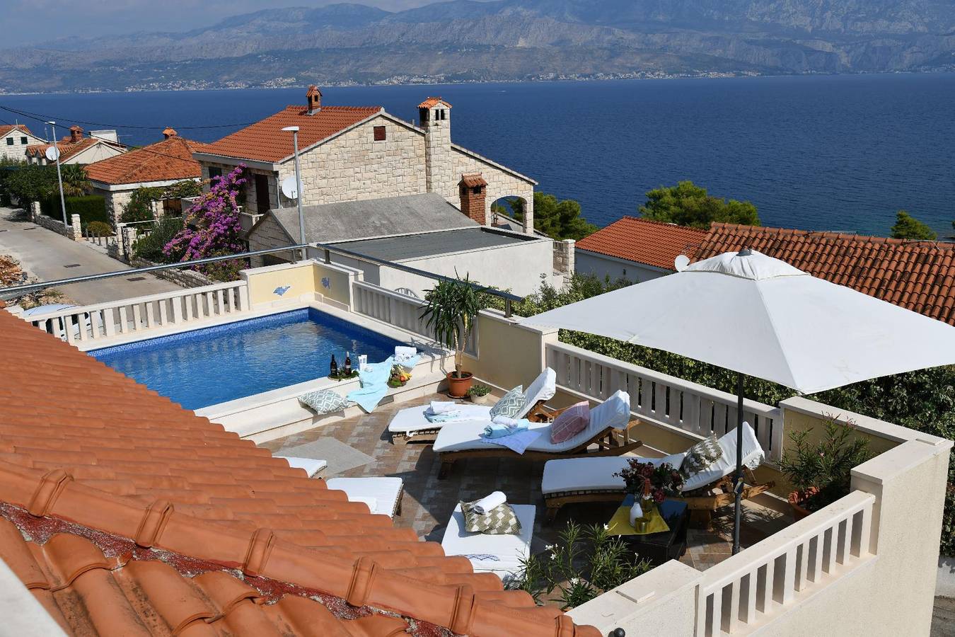 Ferienvilla in ruhiger Lage mit Pool in Postira, Brac