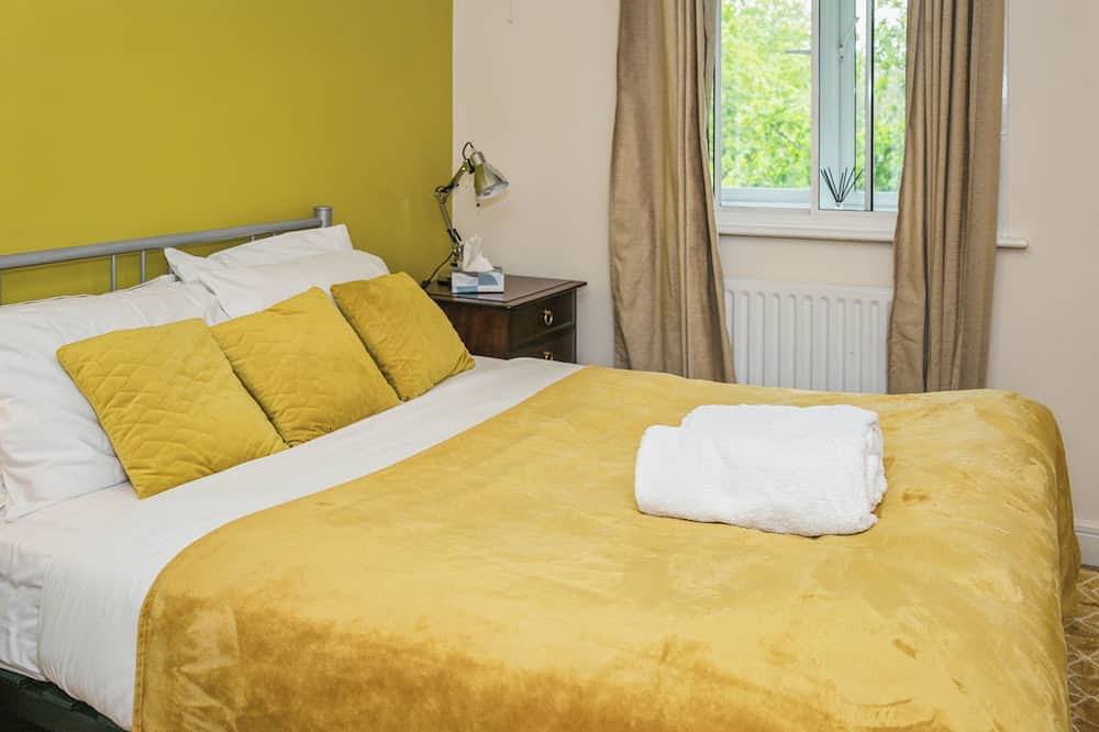 Ganze Wohnung, 2 Bed Apartment - Sleeps 5 - Pets - Parking - Wifi in Hatfield (Hertfordshire), Hertfordshire