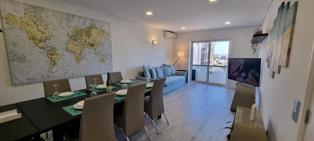 Gîte pour 9 personnes, avec vue et balcon dans Árvore