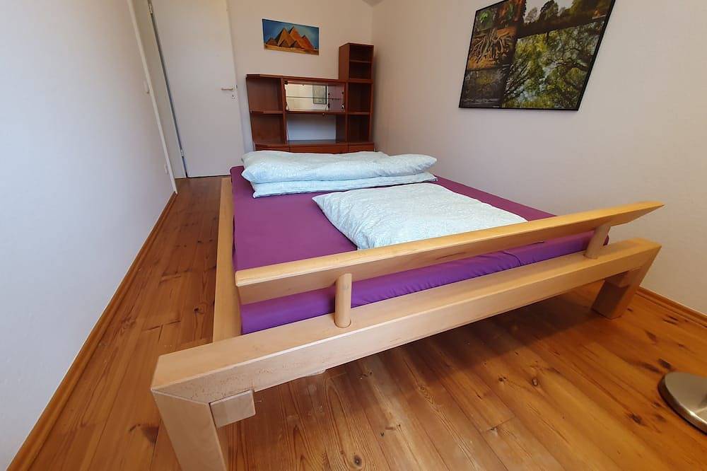 Ganze Wohnung, Ferienwohnung am Rhein, 20 Minuten von Bonn und am Fuße des Siebengebirges in Königswinter, Siebengebirge