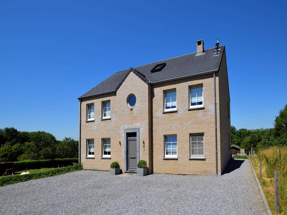 Durbuy Luxe Villa with Pool in Durbuy, Province de Luxembourg